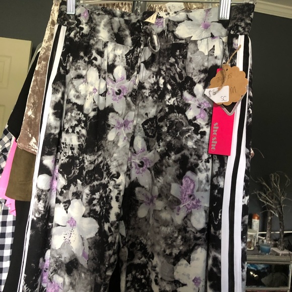 Joggers - Picture 2 of 4